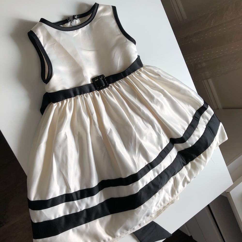 18M Girls: White & Black Dress